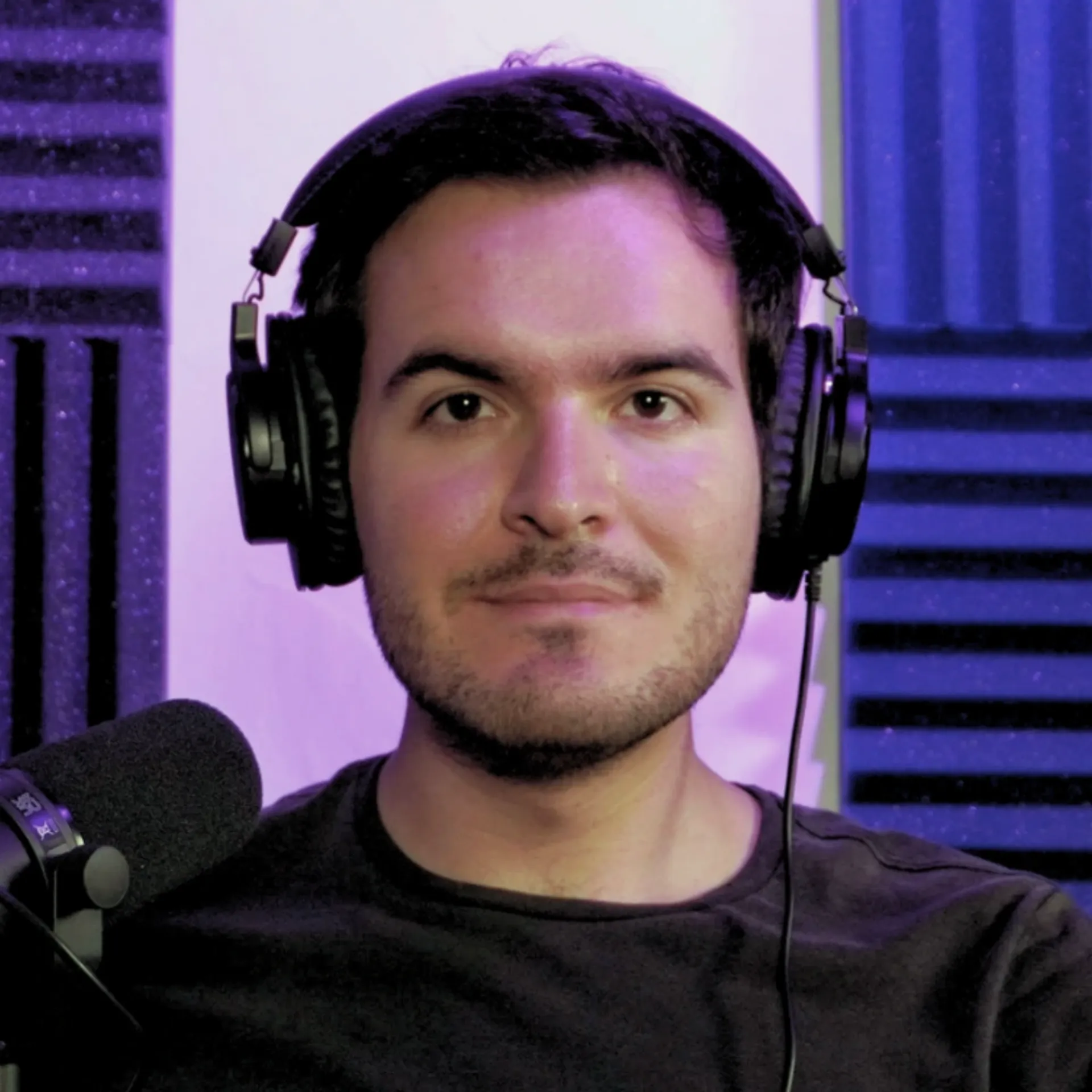 César Hernández, CEO y fundador de Soonus, estudio de podcast profesional en Guadalajara - Certificado SEP CONOCER EC0301 y EC0217, productor de audio con 7 años de experiencia