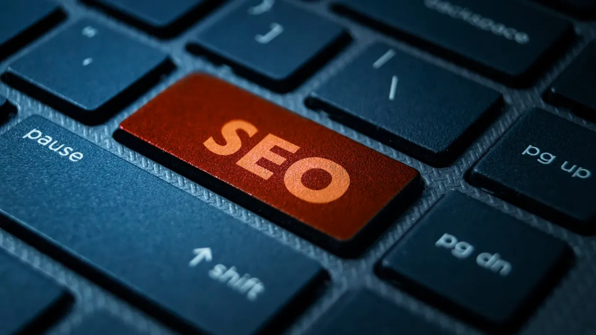 Servicio de estrategia SEO para podcast - Transcripción automática, blog optimizado con palabras clave y posicionamiento en Google para atraer tráfico orgánico